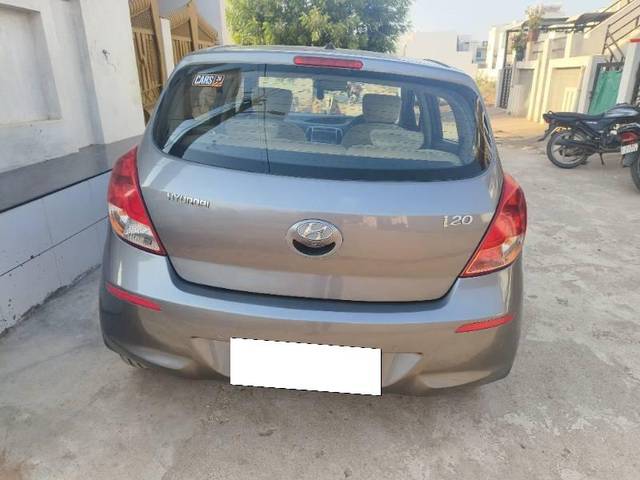 https://images10.gaadi.com/usedcar_image/4353590/original/processed_6c28ca3f-6da6-4410-a623-76f58dfea4a3.jpg?imwidth=6402