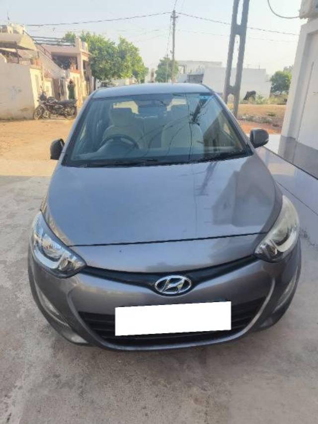 https://images10.gaadi.com/usedcar_image/4353590/original/processed_72bf15ad-b2cf-4694-a845-992de97a1c1d.jpg?imwidth=6400