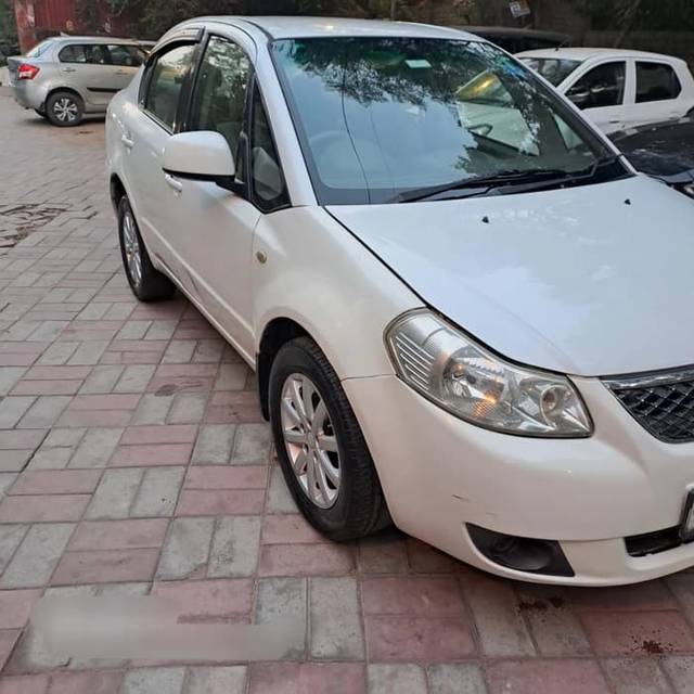 https://images10.gaadi.com/usedcar_image/4353608/original/cf041e09e81ba4dba8f6f41048193262.jpg?imwidth=6400