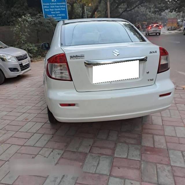 https://images10.gaadi.com/usedcar_image/4353608/original/processed_c0e82241c105019964aa45464b49608f.jpg?imwidth=6401