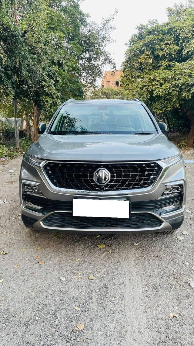 https://images10.gaadi.com/usedcar_image/4353708/original/processed_490e32805b5836682e73416beeb310f7.jpg?imwidth=6401