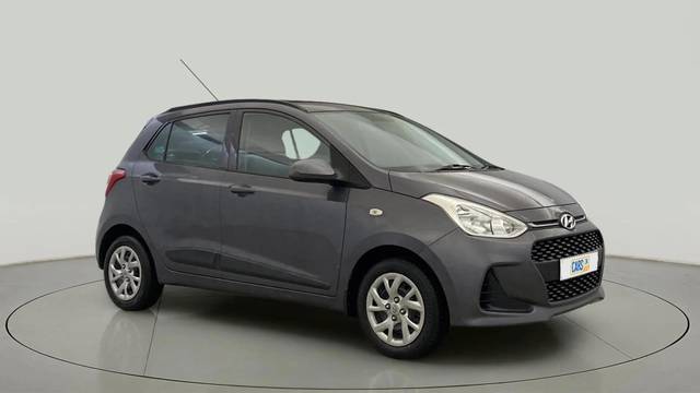 https://images10.gaadi.com/usedcar_image/4353715/original/cf714d71b9c5651f9cf15cdd8c320360.jpg?imwidth=6400