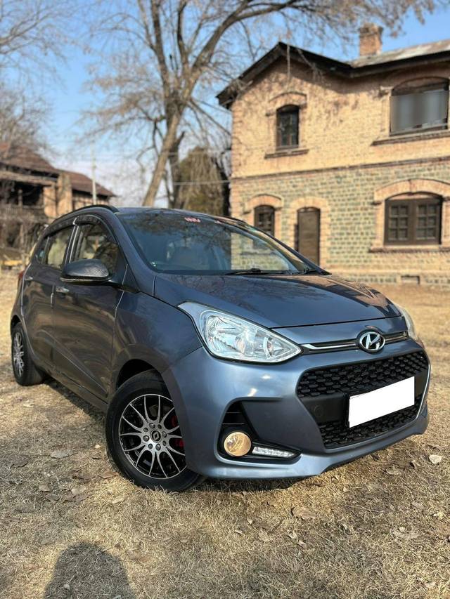 https://images10.gaadi.com/usedcar_image/4353766/original/processed_4d9c8ac1018a402379e3b5266a2f5169.jpg?imwidth=6400