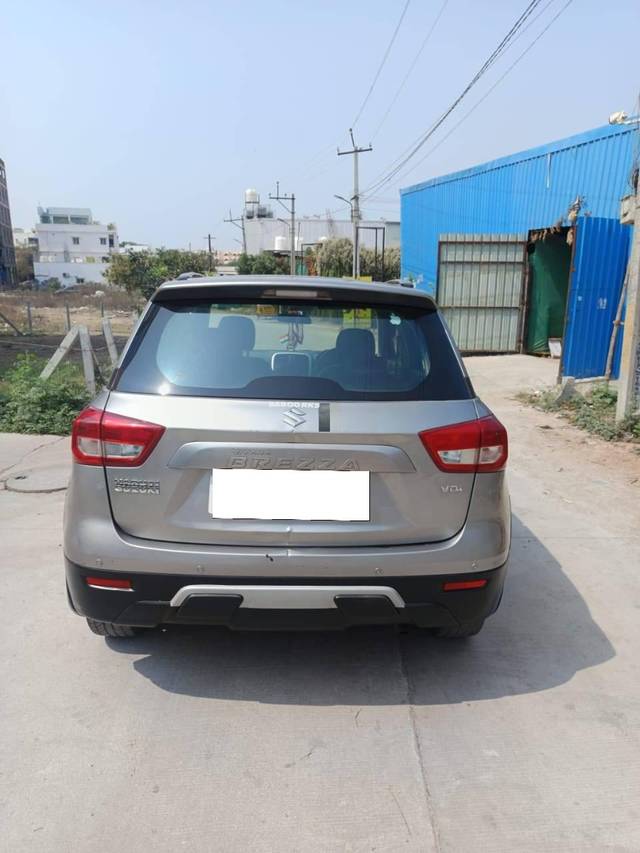 https://images10.gaadi.com/usedcar_image/4353799/original/processed_2d9a3bdfe0716da6cd595026e6e5f55e.jpg?imwidth=6402