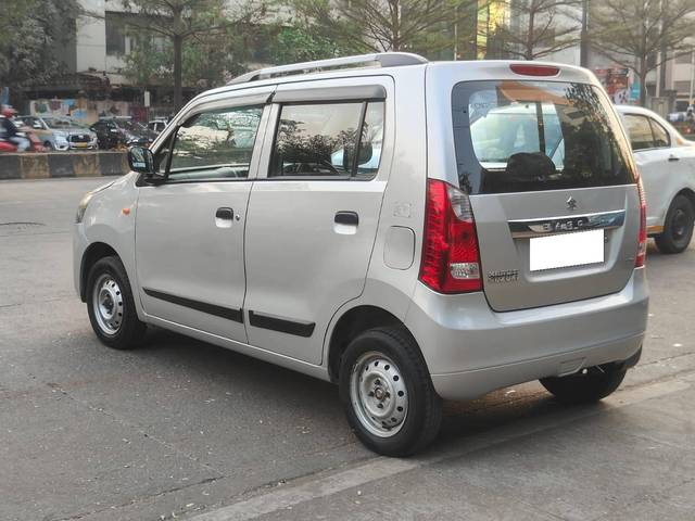 https://images10.gaadi.com/usedcar_image/4353816/original/processed_279ca026785e66f1479e3b646e66c401.jpg?imwidth=6402