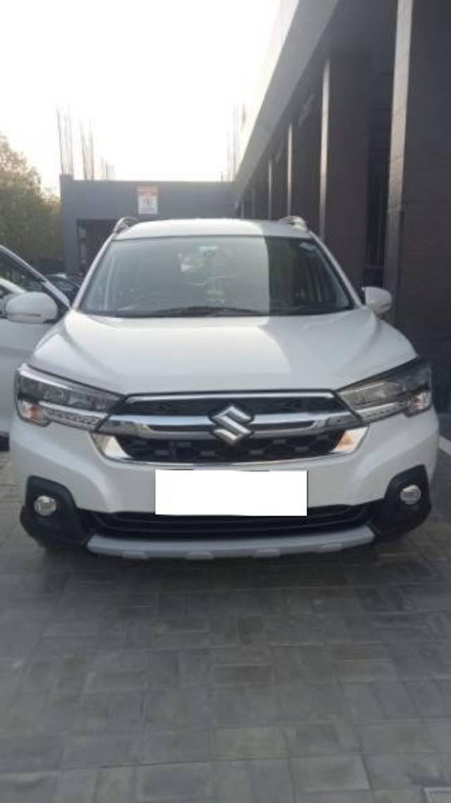 https://images10.gaadi.com/usedcar_image/4353858/original/processed_a1c6e352-d49d-474d-be63-7c099443300d.jpg?imwidth=6402