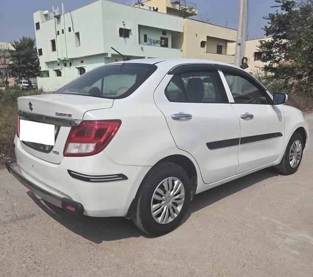 https://images10.gaadi.com/usedcar_image/4353901/original/processed_653ab5d19df9d3f8f576eca3ce81fd82.jpg?imwidth=6401