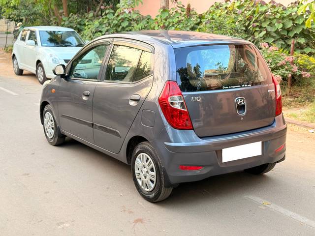 https://images10.gaadi.com/usedcar_image/4353961/original/processed_453e9dd9-5332-4505-9f18-f1432d5fc4c6.jpeg?imwidth=6402