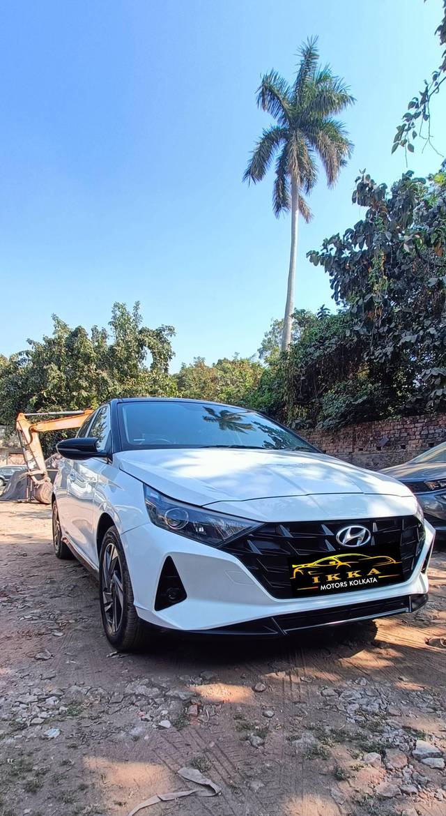 https://images10.gaadi.com/usedcar_image/4353972/original/processed_a7d8aac878597c96502ecd5179457487.jpg?imwidth=6400