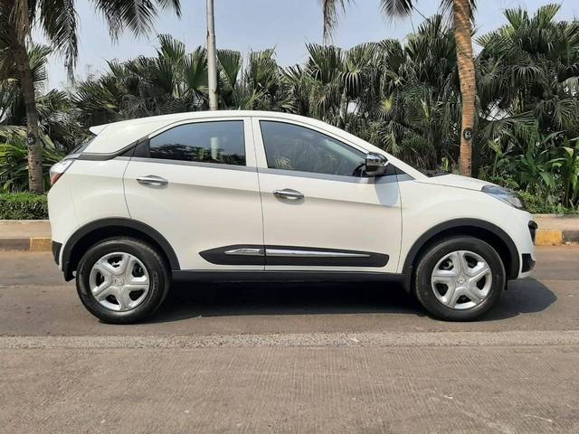 https://images10.gaadi.com/usedcar_image/4353983/original/processed_21db957cd53154301491989b2c21188e.jpg?imwidth=6401