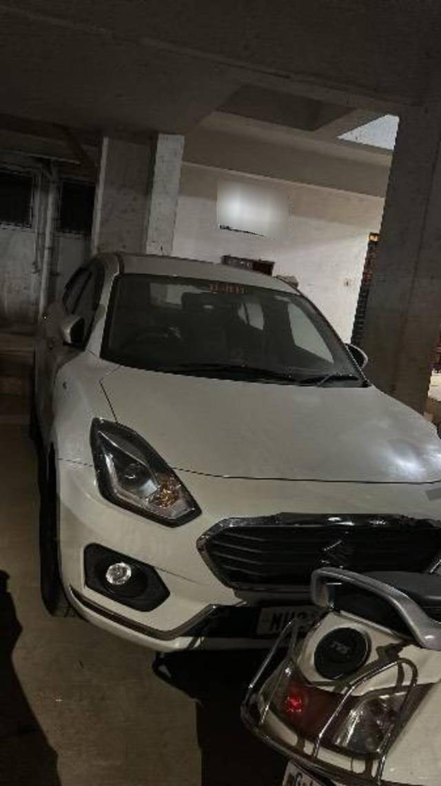 https://images10.gaadi.com/usedcar_image/4354061/original/processed_b891638f-995d-42af-b6f3-8e458dcebb5b.jpeg?imwidth=6402