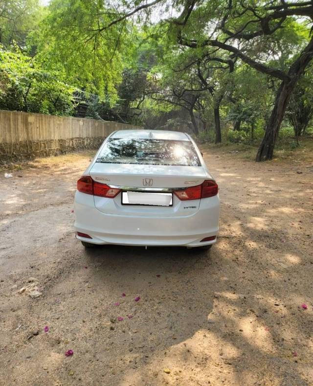 https://images10.gaadi.com/usedcar_image/4354096/original/processed_eeb121ee27159b54e95561ab1f5c6fcc.jpeg?imwidth=6402