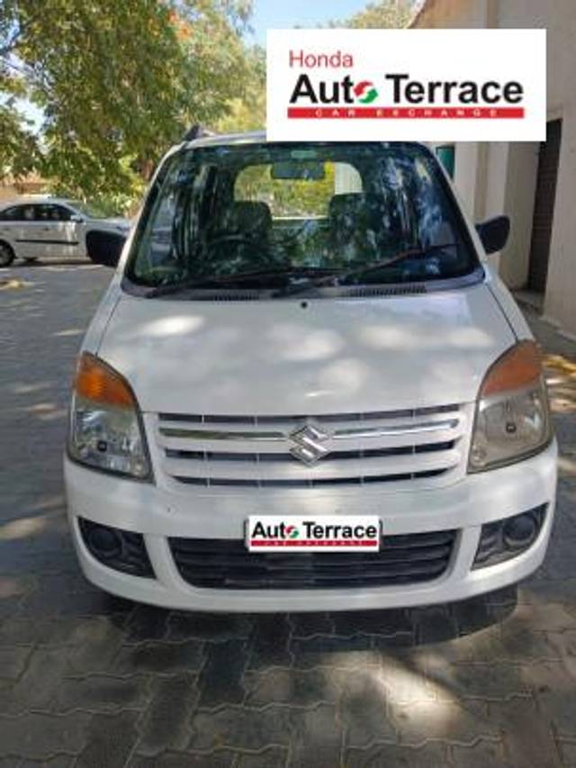 https://images10.gaadi.com/usedcar_image/4354108/original/c48442bbe100477d781f7ad61896fd10.jpeg?imwidth=6400