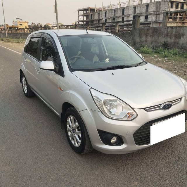 https://images10.gaadi.com/usedcar_image/4354118/original/processed_6d6a8acf640c46a6c3ad43c9e7e15f1e.jpg?imwidth=6400