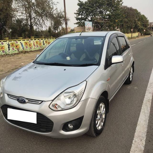 https://images10.gaadi.com/usedcar_image/4354118/original/processed_e13ecb8ff6d253699350b6d243cc3794.jpg?imwidth=6401