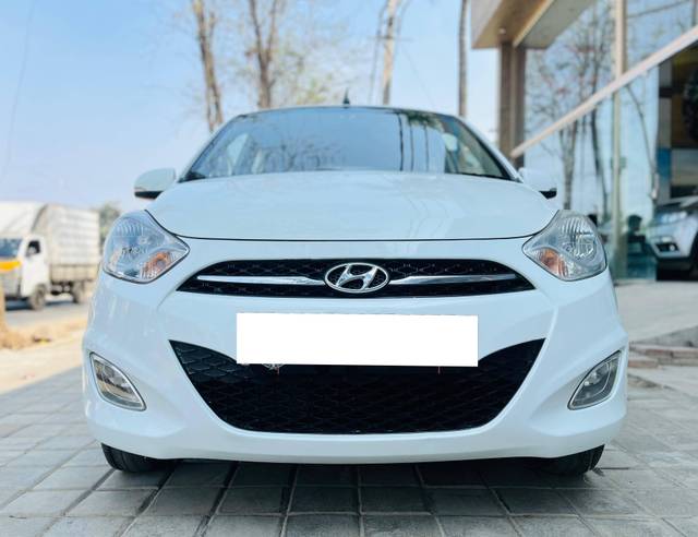 https://images10.gaadi.com/usedcar_image/4354153/original/processed_2b83c7eb3c77f53c288f8328af250422.jpg?imwidth=6400