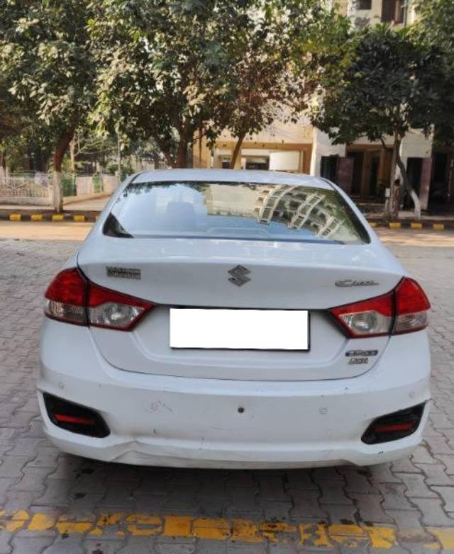 https://images10.gaadi.com/usedcar_image/4354256/original/processed_fc16c030-335e-4413-ab10-59e6ec12bef1.jpg?imwidth=6401