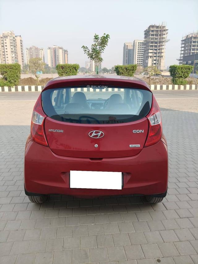 https://images10.gaadi.com/usedcar_image/4354309/original/processed_f552e997435f1aef68596848cca62d3d.jpg?imwidth=6402