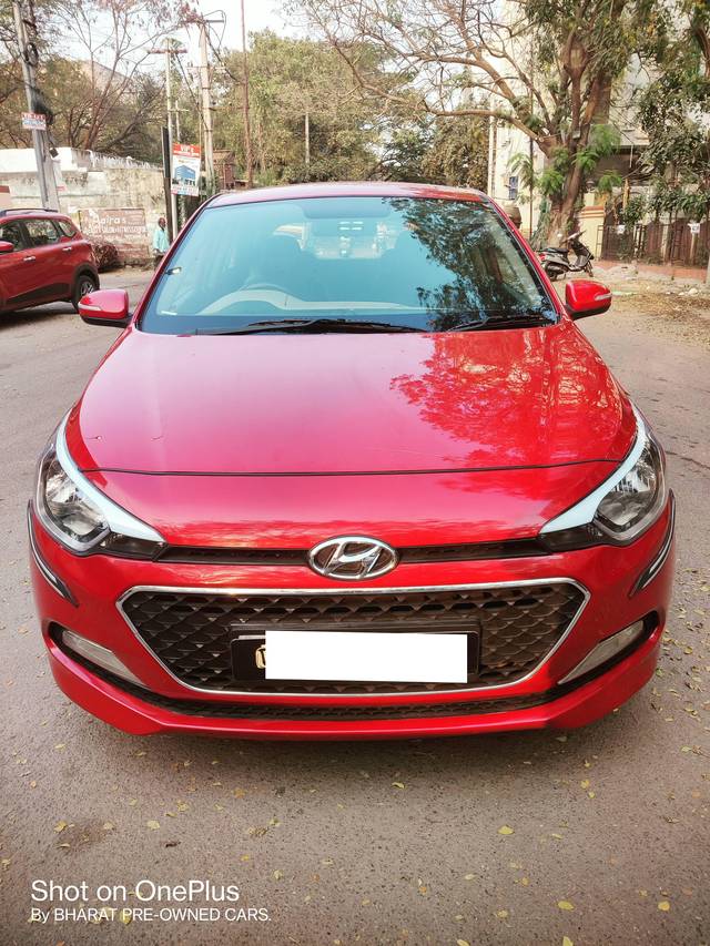 https://images10.gaadi.com/usedcar_image/4354416/original/processed_3cd85f47e9cfcb403b999b4a460af6a6.jpg?imwidth=6402