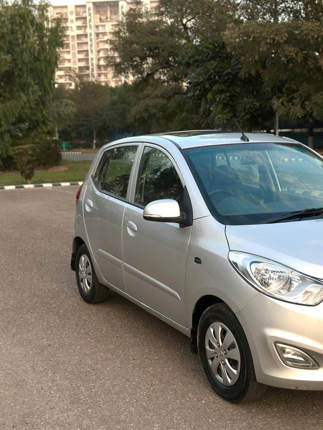 https://images10.gaadi.com/usedcar_image/4354417/original/processed_b9eba894ad2861cf088ff4d88ce62409.jpg?imwidth=6400