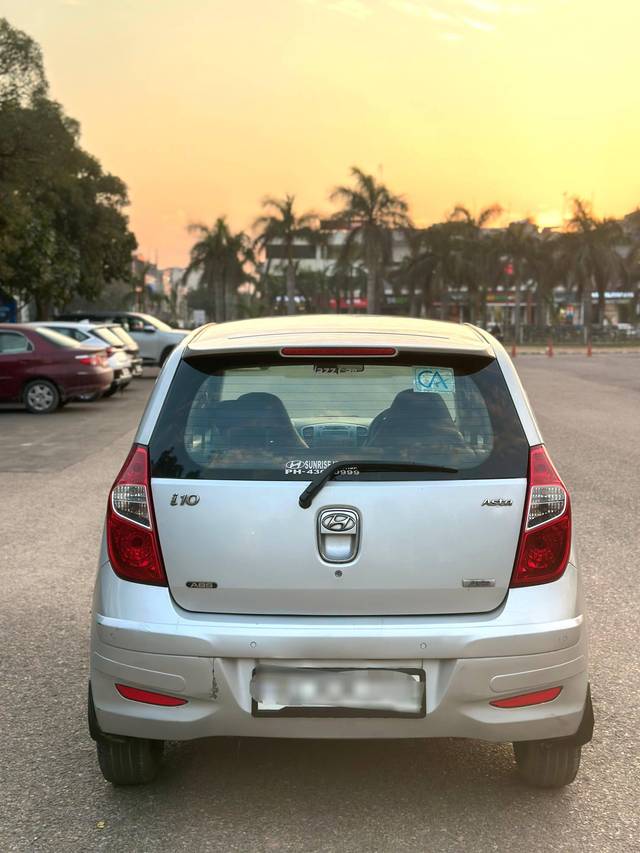 https://images10.gaadi.com/usedcar_image/4354417/original/processed_d0f0654eaa2287a338da10da96ec1b46.jpg?imwidth=6401