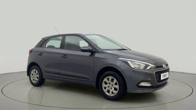 https://images10.gaadi.com/usedcar_image/4354484/original/523b31987c68b6df51b333c191d97826.jpg?imwidth=6400