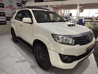Toyota Fortuner 4x2 Manual