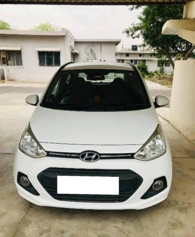 https://images10.gaadi.com/usedcar_image/4354823/original/processed_86652b18-de04-4c94-a779-9ee9a20b52ad.jpeg?imwidth=6401