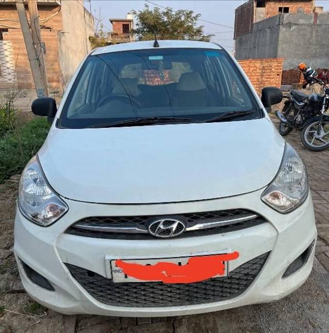 https://images10.gaadi.com/usedcar_image/4354888/original/processed_8c973633-49a2-459e-96eb-15f22a9a4946.jpeg?imwidth=6402