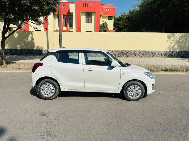 https://images10.gaadi.com/usedcar_image/4354954/original/processed_d2ad9eff3329b51d8fb9e103ae4f5c6f.jpg?imwidth=6401