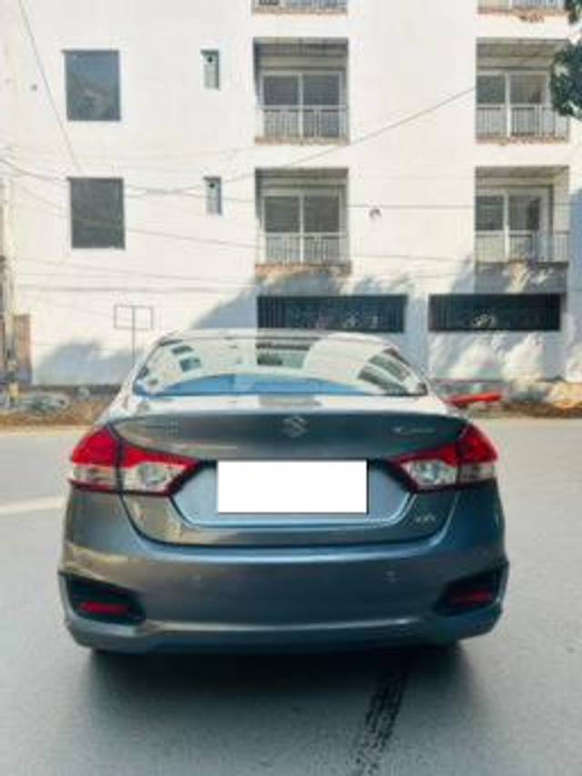 https://images10.gaadi.com/usedcar_image/4354958/original/processed_ccb9899bd6d8271918b7f74adc7041a1.jpg?imwidth=6400