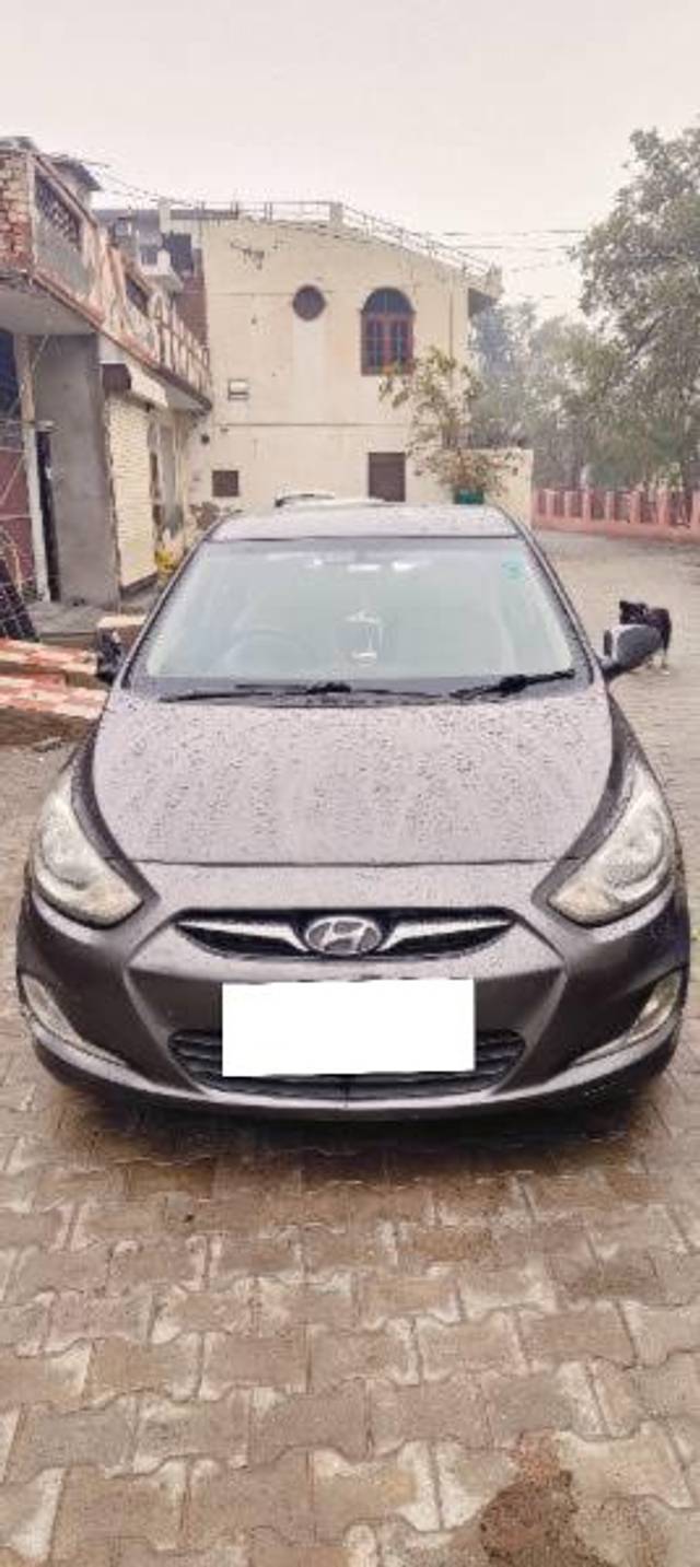 https://images10.gaadi.com/usedcar_image/4354961/original/processed_94bf7ec7-1747-4fed-ad9e-c59904d4028e.jpg?imwidth=6400