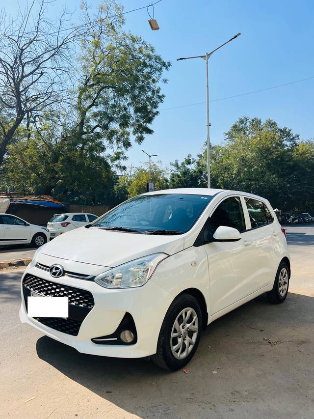 https://images10.gaadi.com/usedcar_image/4355015/original/processed_0cabd9b073fb7cfa763a89da6ac2cfc9.jpg?imwidth=6400