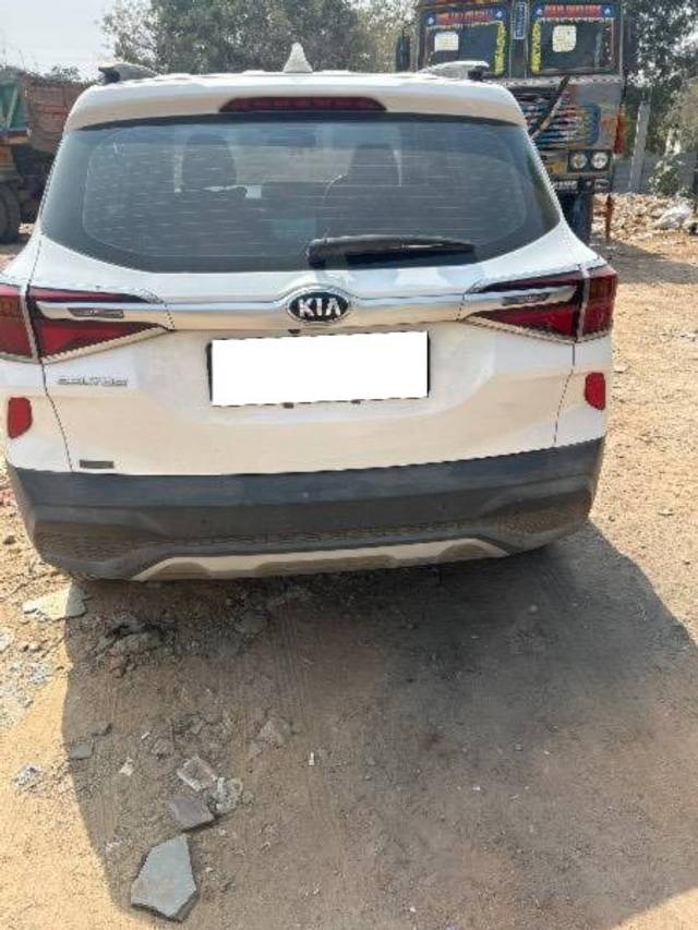 https://images10.gaadi.com/usedcar_image/4355020/original/processed_37550427-ea51-426d-bb1f-0863ea138b14.jpg?imwidth=6401