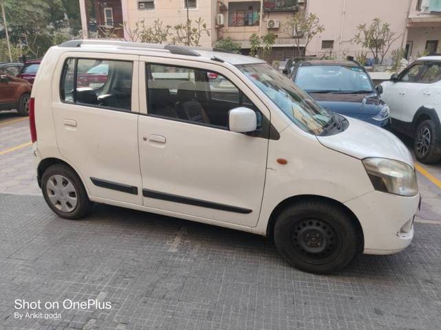 https://images10.gaadi.com/usedcar_image/4355096/original/da4feb820ee8d24948a79614cc9bc30f.jpg?imwidth=6401