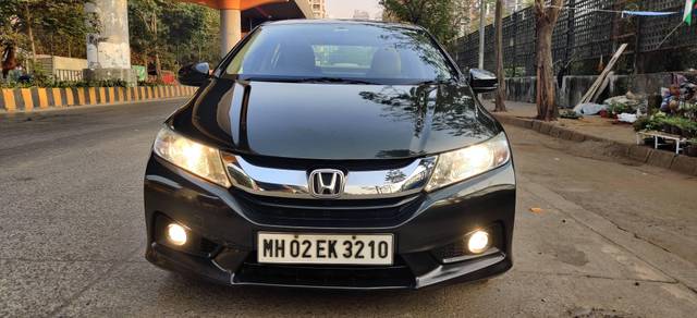 https://images10.gaadi.com/usedcar_image/4355100/original/processed_b8ef1ad5d3c66ef7b18edfa3bd734d70.jpg?imwidth=6402