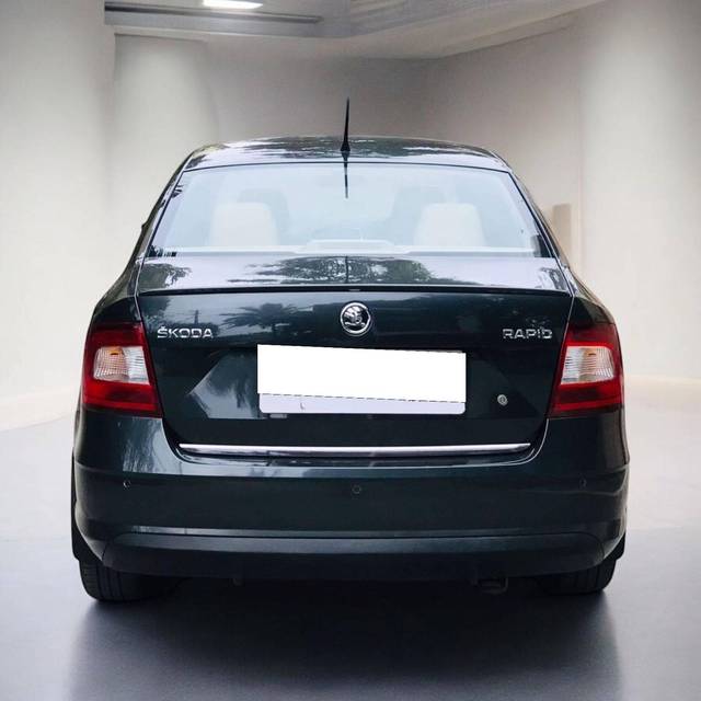 https://images10.gaadi.com/usedcar_image/4355110/original/processed_912349665fd3104d1069e79b7a04baaa.jpg?imwidth=6401