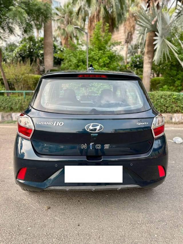 https://images10.gaadi.com/usedcar_image/4355112/original/processed_0427d842686d3f8075d0964d61418a27.jpg?imwidth=6401