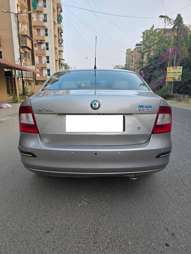 https://images10.gaadi.com/usedcar_image/4355283/original/processed_da6952c15c25d8abea50c9ddc106e4c4.jpg?imwidth=6402