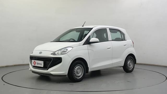 https://images10.gaadi.com/usedcar_image/4355315/original/f5733e61e7f322bf890a35411e9cdd6c.JPG?imwidth=6400