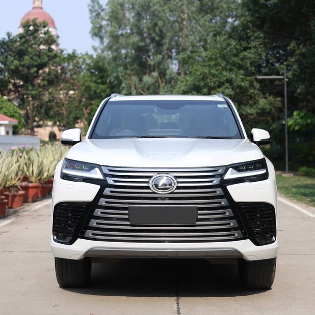 https://images10.gaadi.com/usedcar_image/4355728/original/b5e70ec7-1d2b-4ad4-8c7d-d89bb15a8dc1.jpg?imwidth=6402