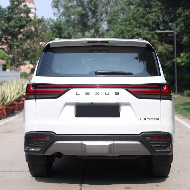 https://images10.gaadi.com/usedcar_image/4355728/original/processed_ef0220b1-4a65-4021-9809-f4c9bc2b1bdf.jpg?imwidth=6401