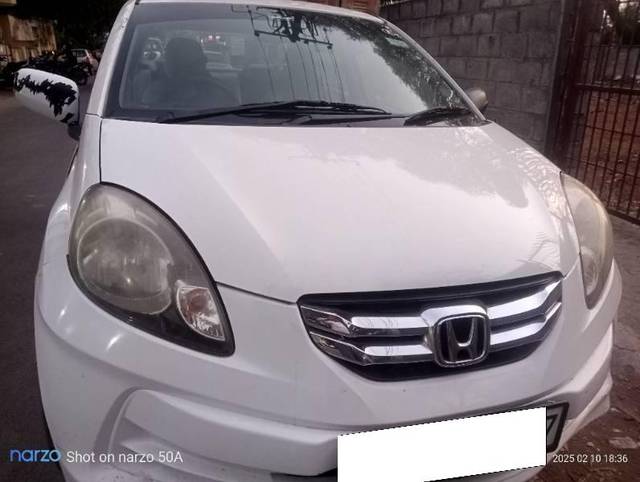 https://images10.gaadi.com/usedcar_image/4355920/original/processed_e941ef2c-1d81-42a4-bfea-e2b1e2398908.jpg?imwidth=6400