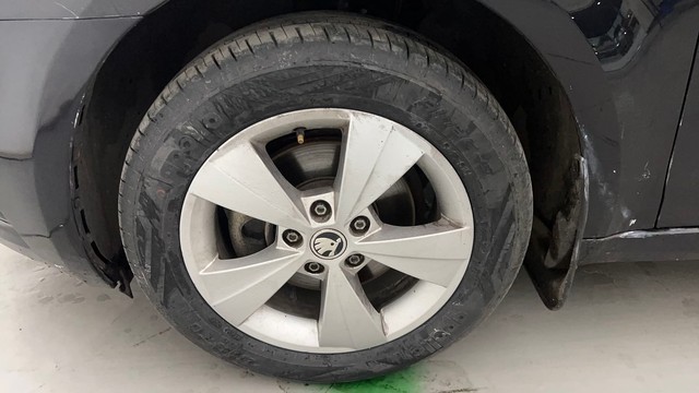 Second-hand 2018 Skoda Octavia 2.0 TDI MT Style for sale in Hyderabad-20