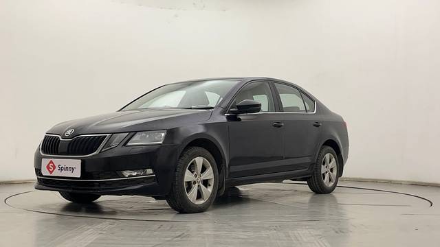 https://images10.gaadi.com/usedcar_image/4356305/original/613dc6f628d3554574ceabe4d0798775.JPG?imwidth=6400