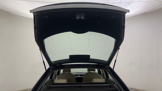 Second-hand 2018 Skoda Octavia 2.0 TDI MT Style for sale in Hyderabad-24