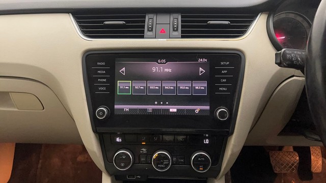 Second-hand 2018 Skoda Octavia 2.0 TDI MT Style for sale in Hyderabad-26