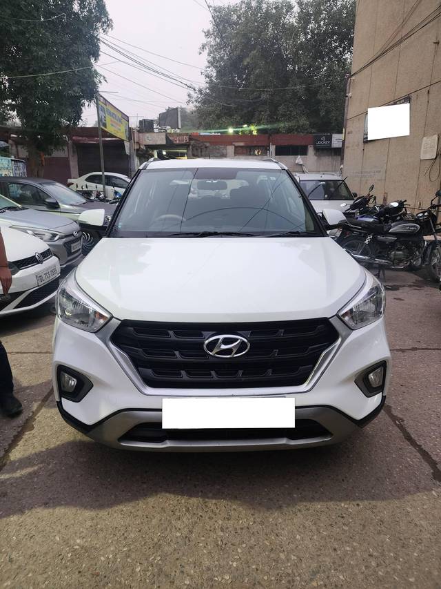 https://images10.gaadi.com/usedcar_image/4356535/original/processed_98ca44920b8738cb0732a3f0cb25c69a.jpg?imwidth=6402