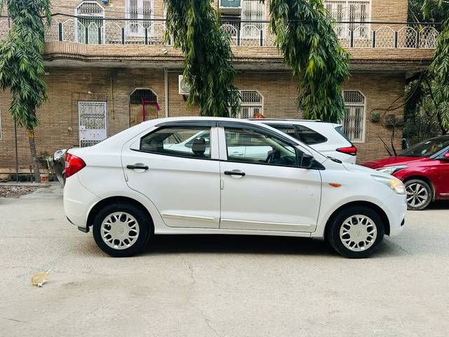 https://images10.gaadi.com/usedcar_image/4356564/original/41cd6cac60899db06aabdde0c111d0a9.jpg?imwidth=6401