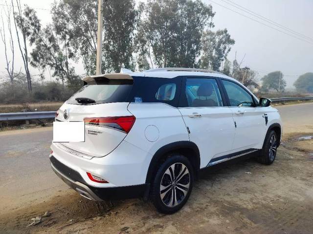 https://images10.gaadi.com/usedcar_image/4356661/original/629daa1a2baaf9bcf8310f7cf0f36d68.jpg?imwidth=6402